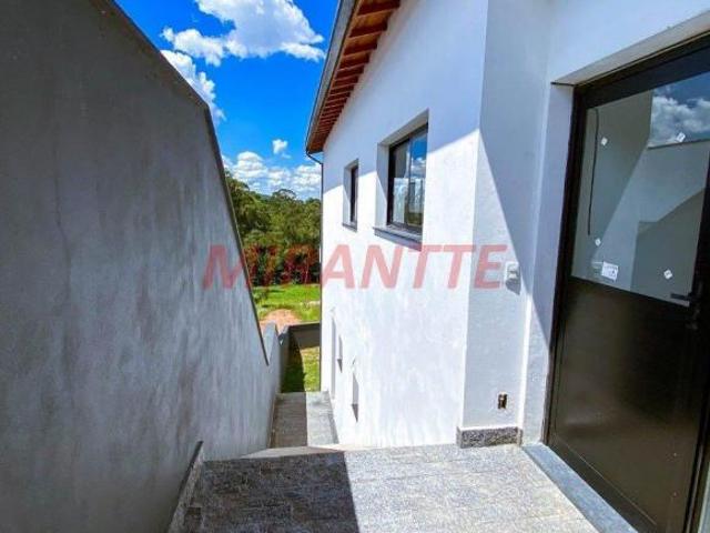 Cond. fechado de 251.86m² com 3 quartos