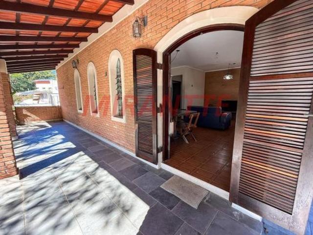 Cond. fechado de 270.07m² com 4 quartos