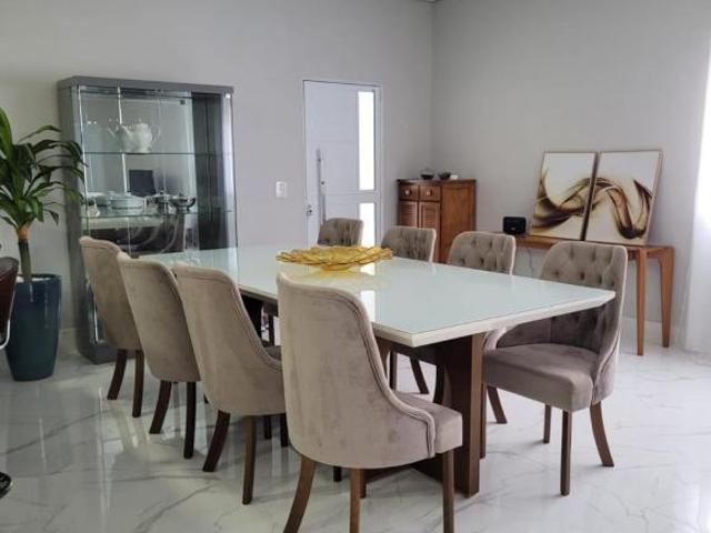 Cond. fechado de 270m²