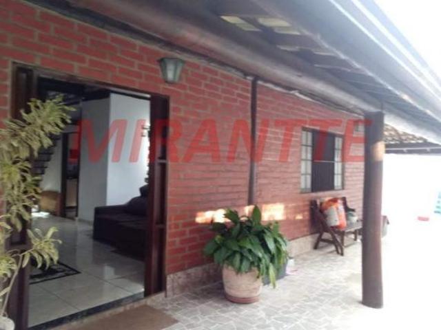 Cond. fechado de 305.85m² com 3 quartos