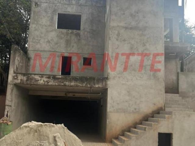 Cond. fechado de 430m² com 4 quartos