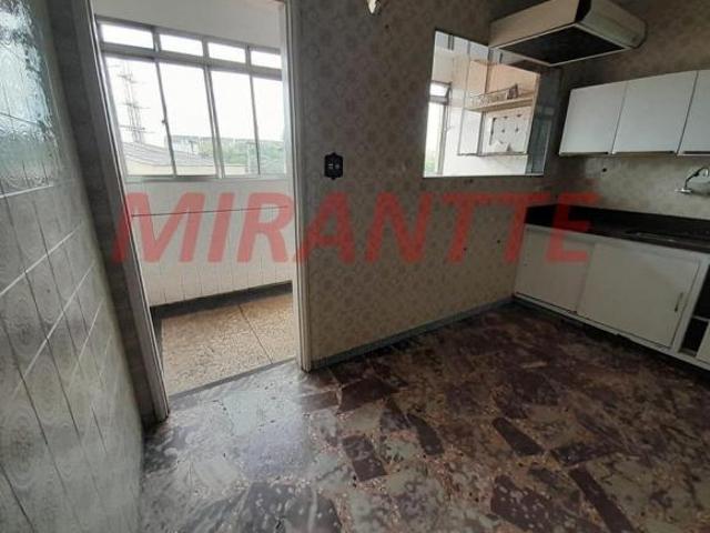 Cond. fechado de 460m² com 4 quartos