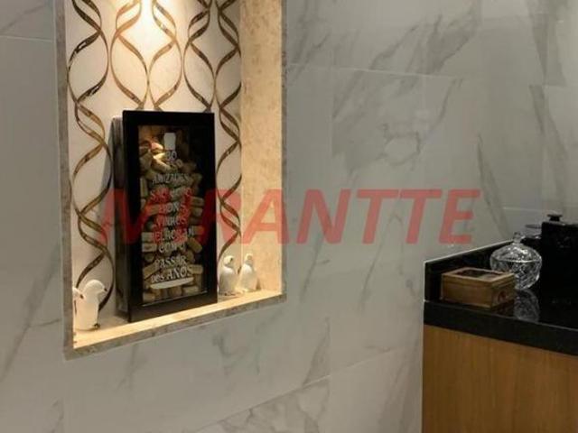 Cond. fechado de 494m² com 4 quartos
