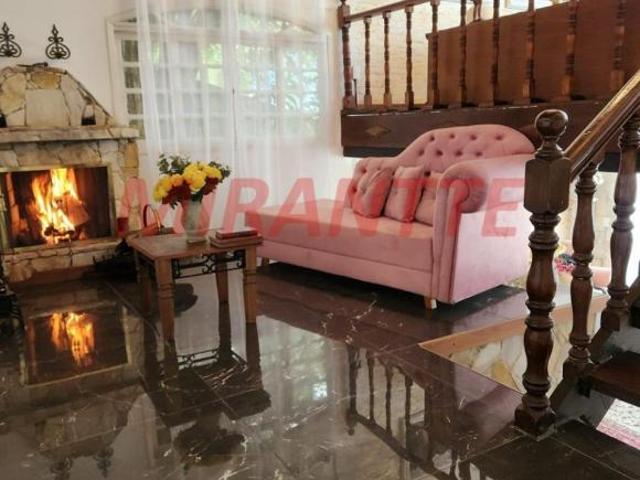 Cond. fechado de 500m² com 4 quartos