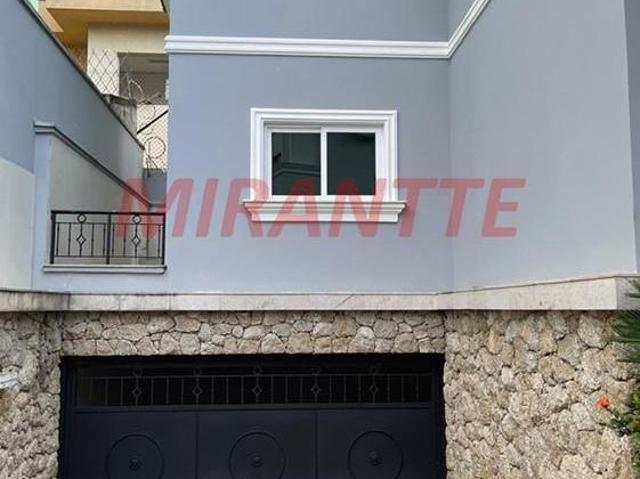 Cond. fechado de 522m² com 3 quartos