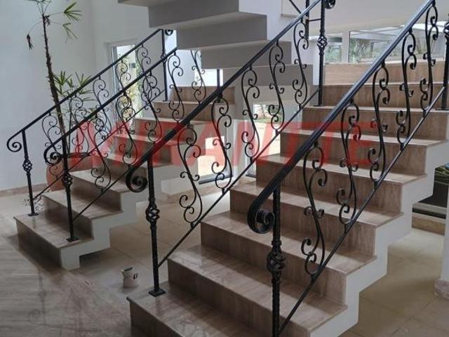 Cond. fechado de 658.57m² com 5 quartos