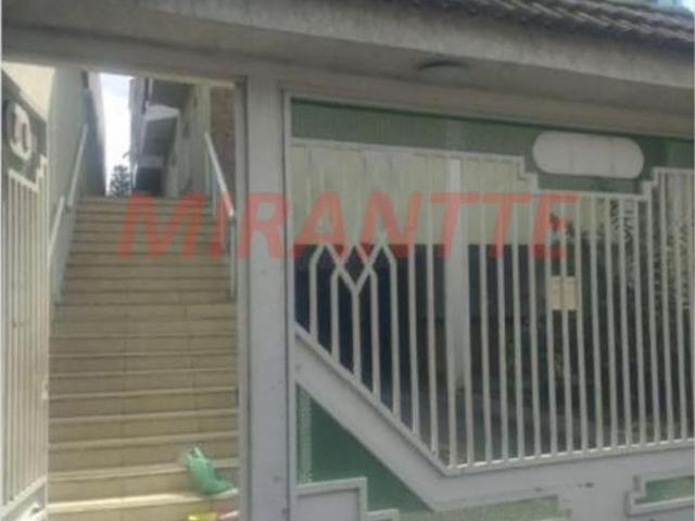 Cond. fechado de 65m² com 2 quartos