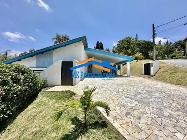 Cond Petit Village 1.605 m² terreno, 4 dorm/1ste + escritório e gourmet!