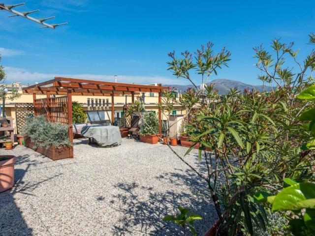 Condivisione appartamento con terrazzo
