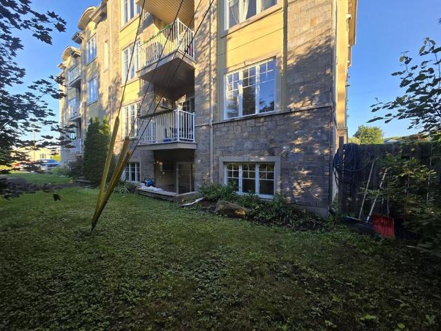 Condo 4 1/2 A Louer