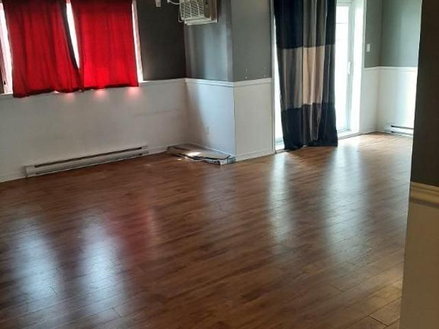 CONDO 4 1/2 A LOUER A MIRABEL 1600$