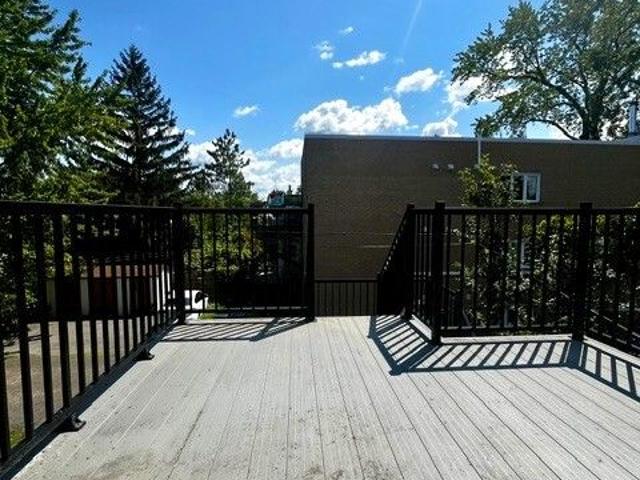 CONDO 5 1 2 NEUF + BALCON PRIVÉ À LOUER