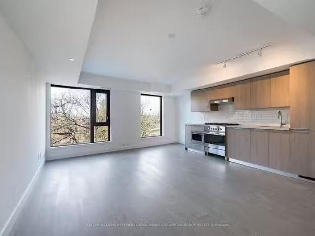 condo 1bdr with parking 160 kingsway cres Condo 1+1+parking 1.