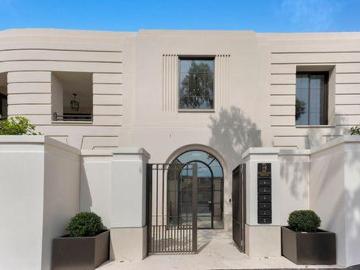 Condo 3 Bedroom For Rent Melbourne Victoria 4002000 ES97113153