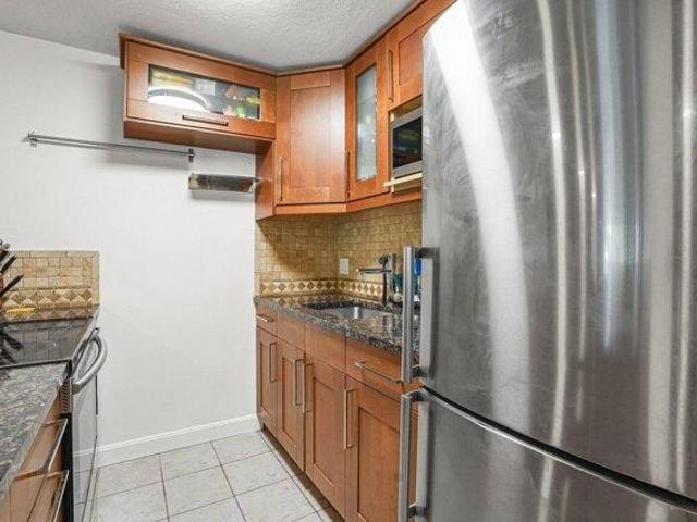 condo Watertown MA ES105651167