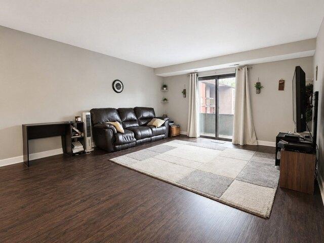 condo with 1 bedroom, Taunton MA ES105681399