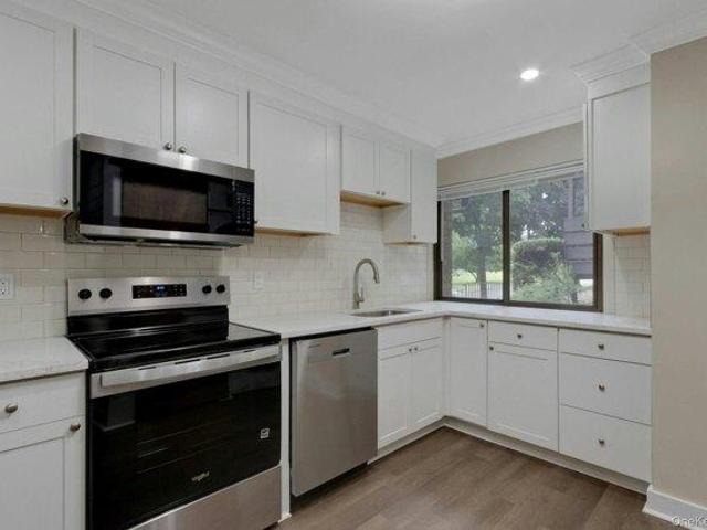 condo with 1 bedroom, Valley Cottage NY ES105277700