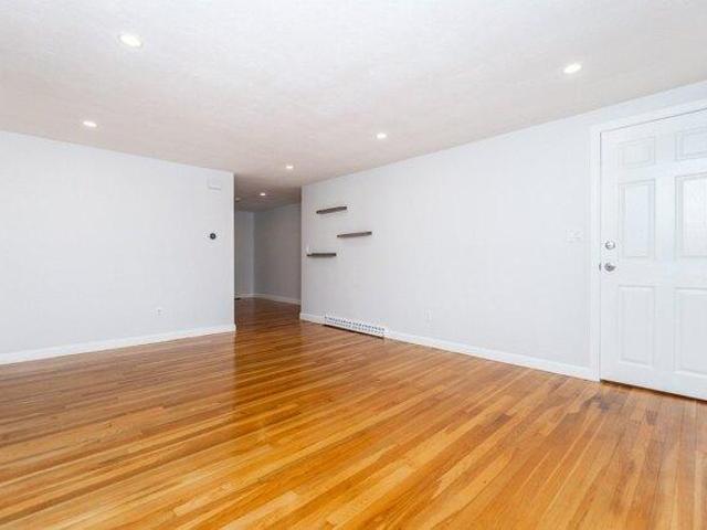 condo with 1 bedroom, Waltham MA ES105418518