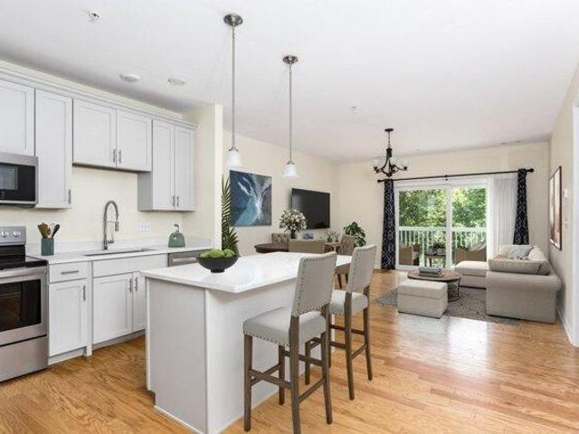 condo with 1 bedroom, Walpole MA ES105476021