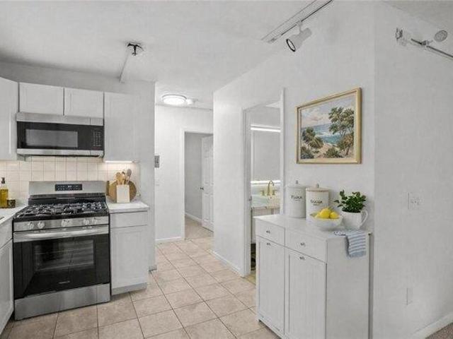 condo with 1 bedroom, Warwick RI DS103439557
