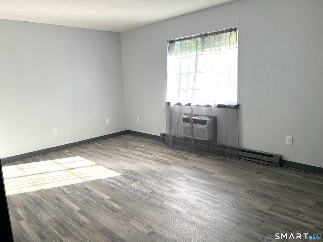 condo with 1 bedroom, Waterbury CT ES105552653