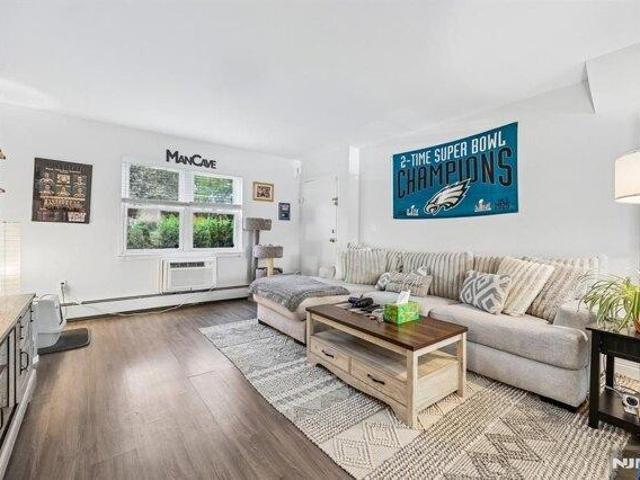 condo with 1 bedroom, Wayne NJ ES105202718