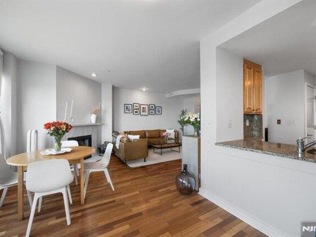 condo with 1 bedroom, Weehawken NJ ES105560683