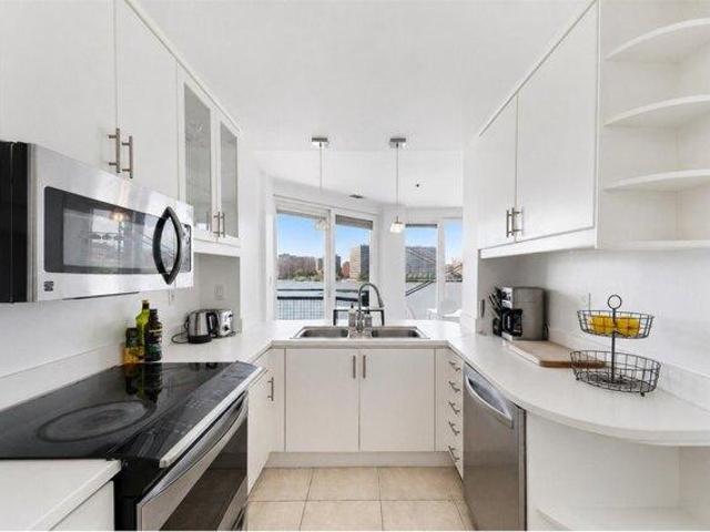 condo with 1 bedroom, Weehawken NJ ES105588787
