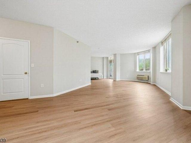 condo with 1 bedroom, West Orange NJ ES105438118