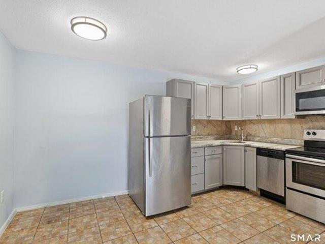 condo with 1 bedroom, West Hartford CT ES105414080