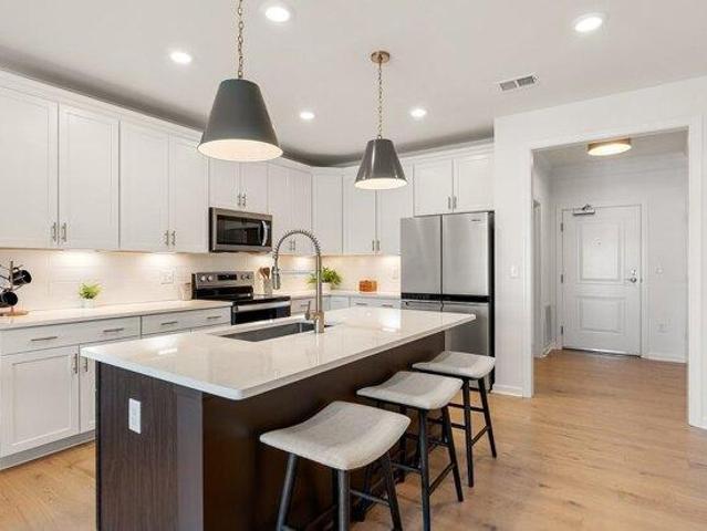 condo with 1 bedroom, Westborough MA ES105537560