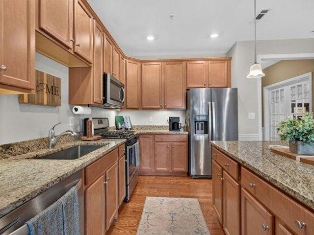 condo with 1 bedroom, Westwood MA ES105956887