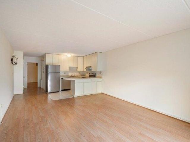condo with 1 bedroom, Winchester MA ES105633504