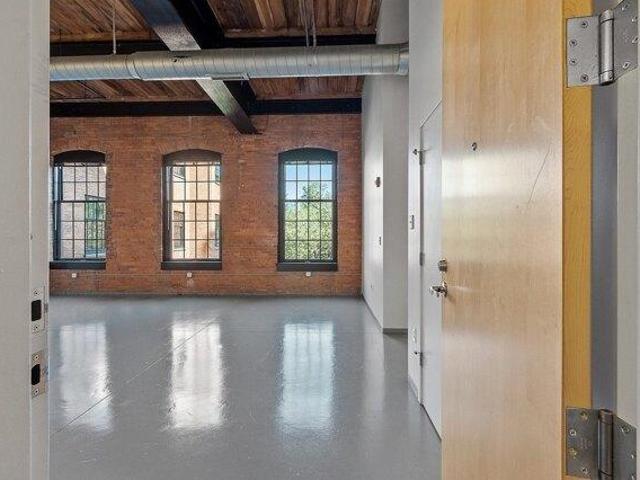 condo with 1 bedroom, Williamstown MA ES105682037