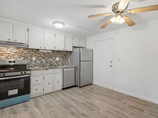 condo with 1 bedroom, Woburn MA ES105511221