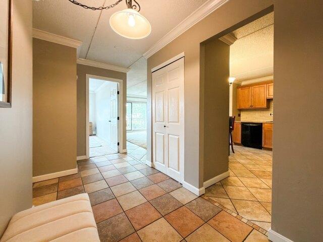 condo with 1 bedroom, Woburn MA ES105632322