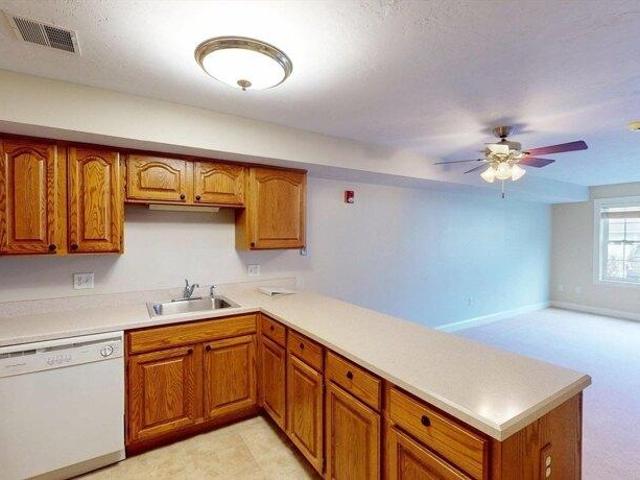 condo with 1 bedroom, Amherst MA ES105331187