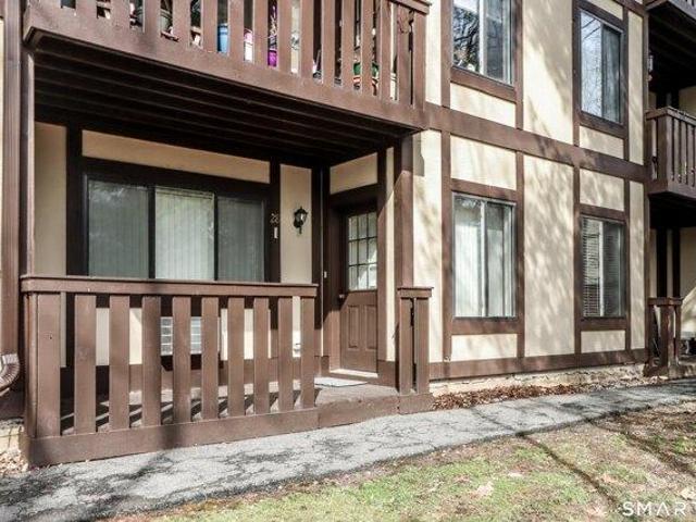 condo with 1 bedroom, Brookfield CT ES105533520