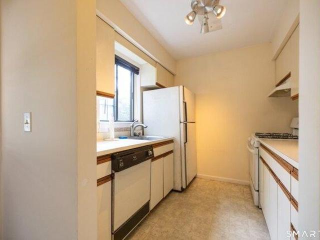 condo with 1 bedroom, Brookfield CT ES105591111