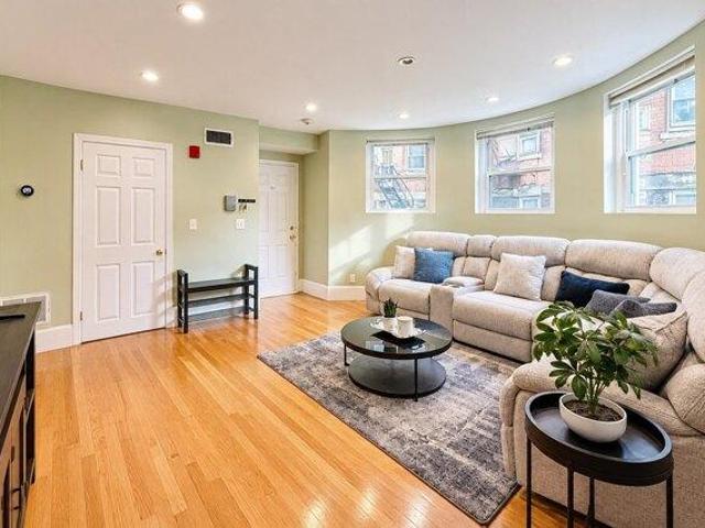 condo with 1 bedroom, Brookline MA ES105475428