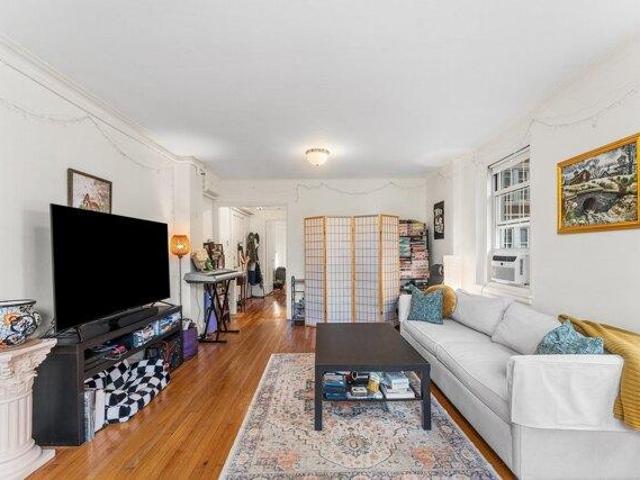 condo with 1 bedroom, Brookline MA ES105559926