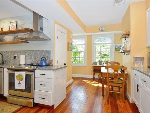 condo with 1 bedroom, Bristol RI ES105513216
