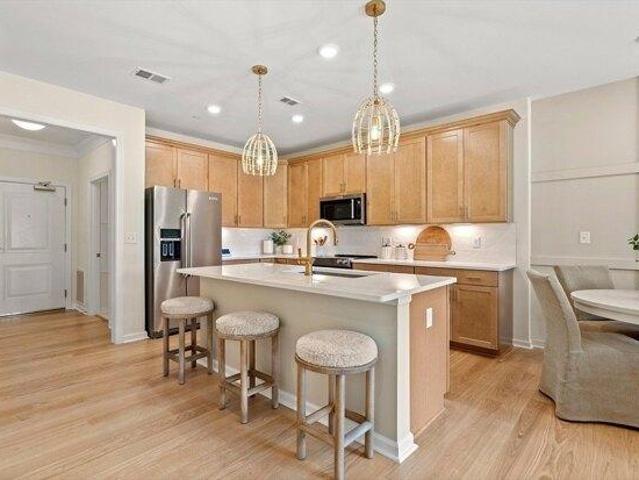 condo with 1 bedroom, Canton MA ES105476121