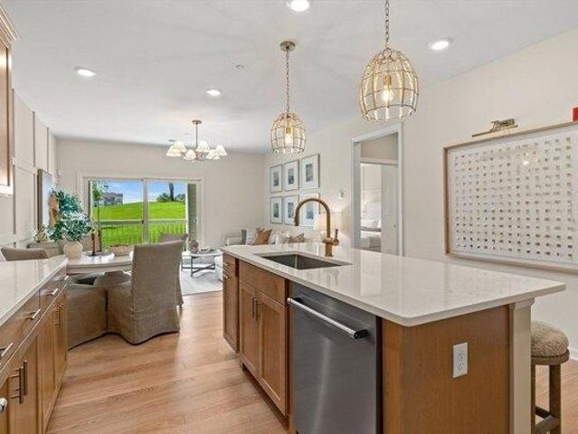 condo with 1 bedroom, Canton MA ES105477799