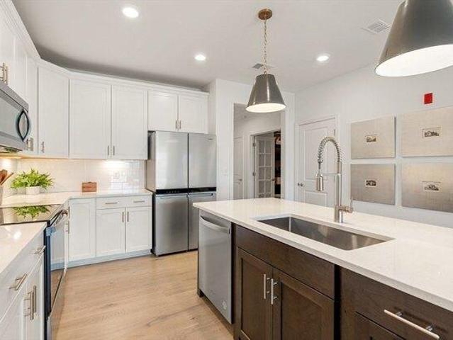 condo with 1 bedroom, Canton MA ES105551528