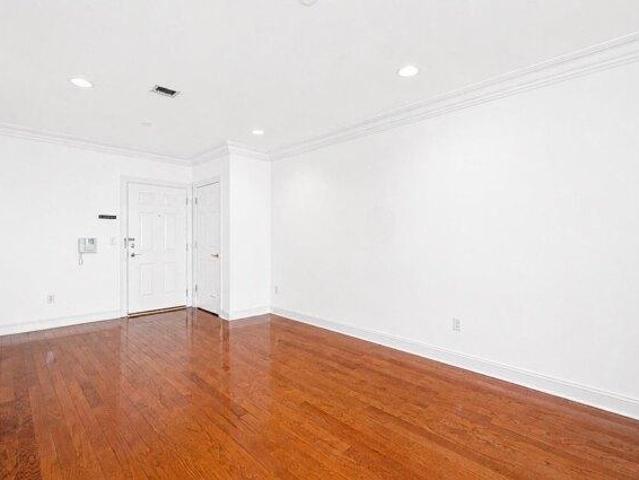 condo with 1 bedroom, Cliffside Park NJ ES105497781