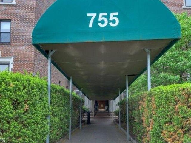 condo with 1 bedroom, Cliffside Park NJ ES105575836