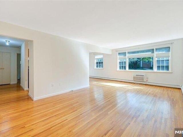 condo with 1 bedroom, Clifton NJ ES105256663
