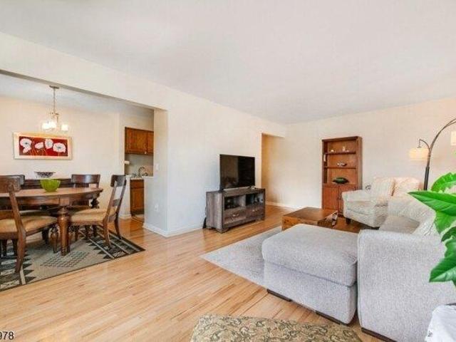 condo with 1 bedroom, Clifton NJ ES105423249
