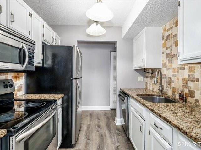 condo with 1 bedroom, Danbury CT ES105576239